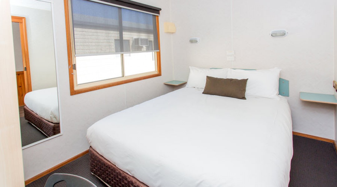 BIG4 Melbourne Accommodation Three Bedroom Villa 7 berth 900px 12