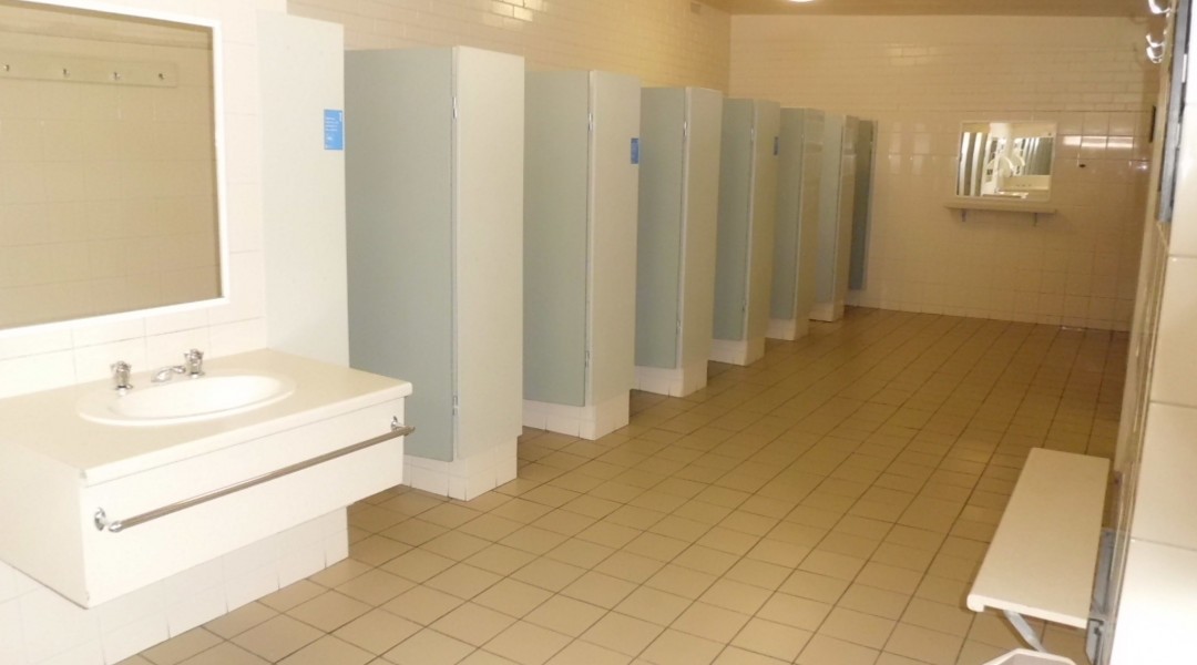 Melbourne BIG4 Holiday Park Ladies Bathroom
